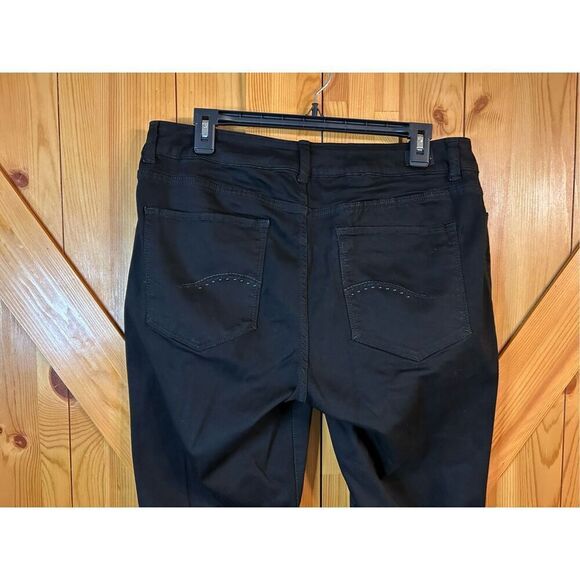 Lee curvy fit boot cut black jeans 32” (0014)Read - Picture 6 of 9